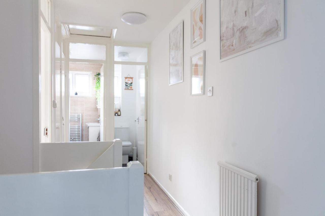 Arte Stays - 3-Bedroom Bright House London, Haggerston, Garden, Parking, 8 Min Walk To Haggerston Station, Weekly Or Monthly Stays, Serviced Accommodation - 7 Guests Exterior photo