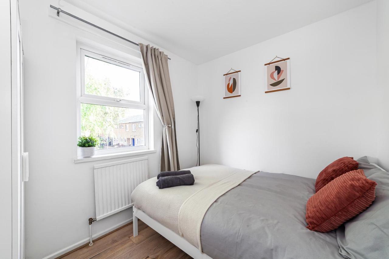 Arte Stays - 3-Bedroom Bright House London, Haggerston, Garden, Parking, 8 Min Walk To Haggerston Station, Weekly Or Monthly Stays, Serviced Accommodation - 7 Guests Exterior photo