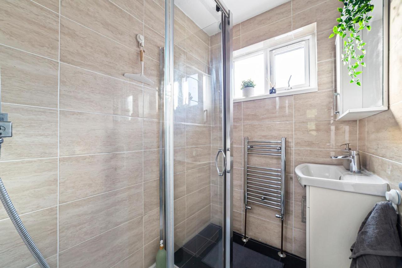 Arte Stays - 3-Bedroom Bright House London, Haggerston, Garden, Parking, 8 Min Walk To Haggerston Station, Weekly Or Monthly Stays, Serviced Accommodation - 7 Guests Exterior photo