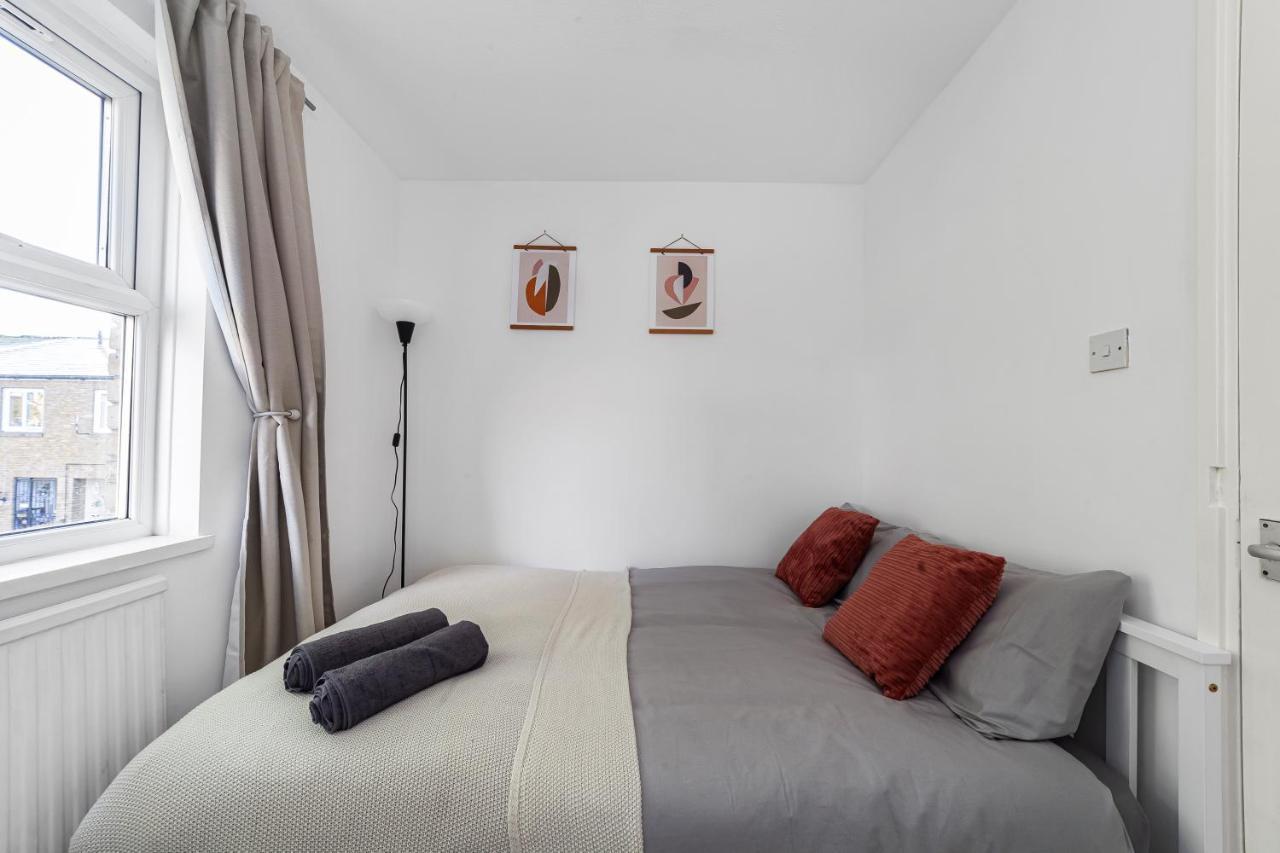 Arte Stays - 3-Bedroom Bright House London, Haggerston, Garden, Parking, 8 Min Walk To Haggerston Station, Weekly Or Monthly Stays, Serviced Accommodation - 7 Guests Exterior photo